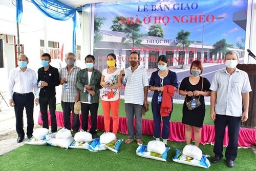 25 hộ nghèo Thượng Thành Huế nhận nhà tái định cư mới