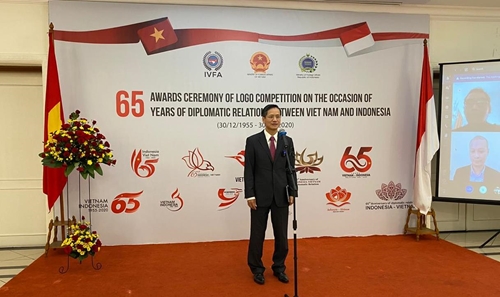 Trao giải cuộc thi thiết kế logo kỷ niệm 65 năm quan hệ ngoại giao Việt Nam – Indonesia
