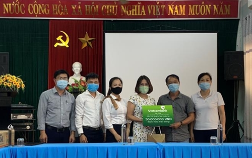 Vietcombank Quảng Trị chung tay đẩy lùi dịch bệnh COVID-19
