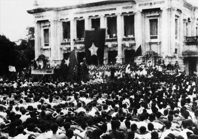 Ảnh về Cách mạng tháng Tám sẽ khiến bạn khơi dậy tinh thần yêu nước và cảm nhận được đó là nền móng của sự độc lập của Việt Nam ngày nay, hãy cùng xem để cảm nhận nhé.