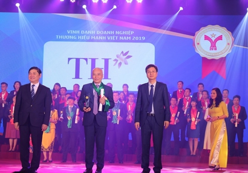 TH True MILK - Top 10 Thương hiệu mạnh Việt Nam 2018
