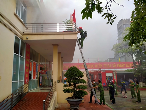 Cháy Trung tâm hành chính công thị xã Đông Triều, Quảng Ninh