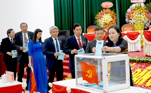 50 đại biểu được bầu vào Ban Chấp hành Đảng bộ tỉnh Kon Tum nhiệm kỳ mới