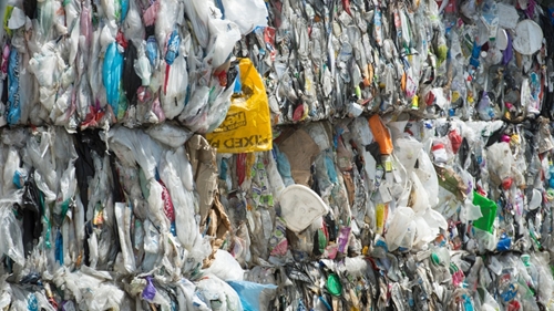 EU khó có thể đạt được mục tiêu cắt giảm nhựa vào năm 2025 và 2030