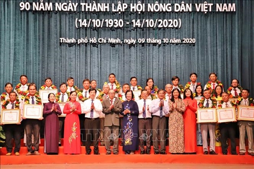 TP Hồ Chí Minh Tuyên dương 27 nông dân tiêu biểu