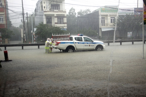 Ngành Giao thông vận tải ứng phó mưa lũ và hoàn lưu bão số 6