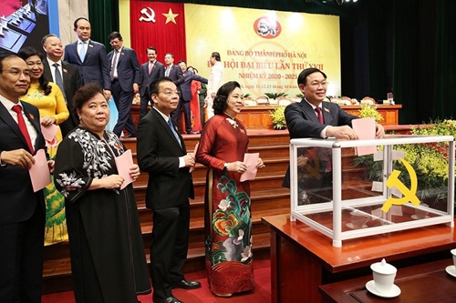 Giới thiệu 80 đồng chí để bầu Ban Chấp hành Đảng bộ TP Hà Nội khóa XVII