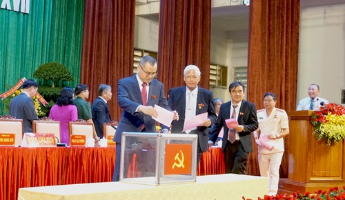 49 đồng chí được bầu vào Ban Chấp hành Đảng bộ tỉnh Phú Yên