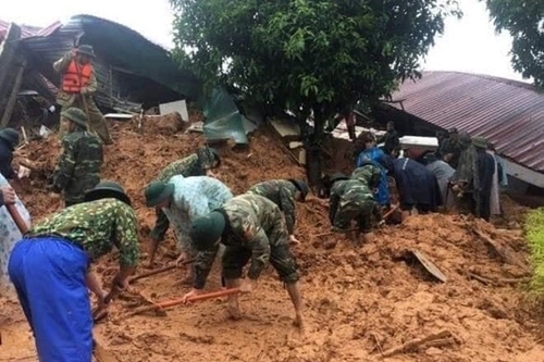 Tập trung cứu nạn, khắc phục hậu quả sạt lở đất tại Thừa Thiên Huế và Quảng Trị