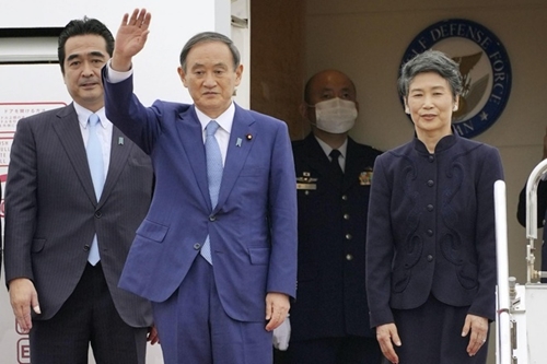Thủ tướng Nhật Bản và Phu nhân bắt đầu chuyến thăm chính thức Việt Nam