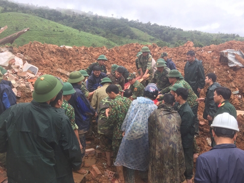 22 cán bộ, chiến sĩ bị vùi lấp trong vụ sạt lở đất ở Hướng Hóa, Quảng Trị