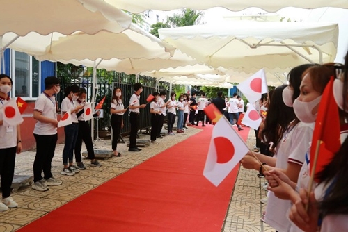 Tân Thủ tướng Nhật Bản gặp gỡ sinh viên Đại học Việt – Nhật, Hà Nội
