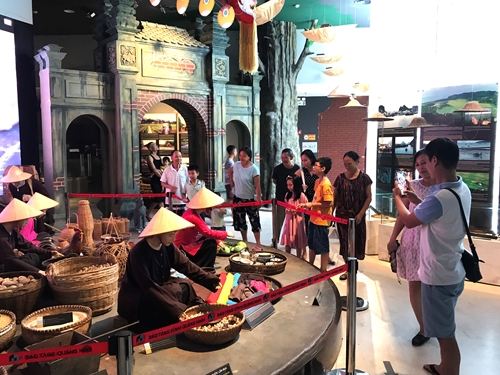Quảng Ninh phấn đấu đón 3 triệu lượt khách du lịch trong quý IV 2020