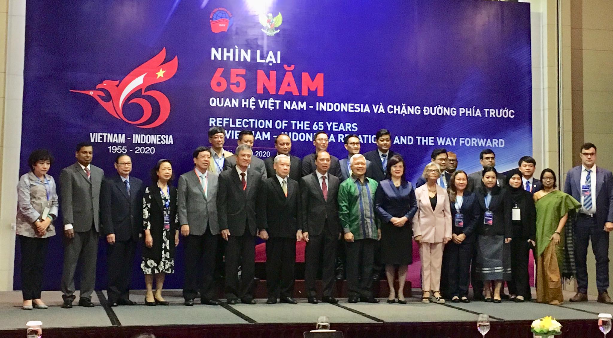 Quan hệ Việt Nam - Indonesia: Quan hệ giữa Việt Nam và Indonesia được xem là mối quan hệ đối tác chiến lược. Những hình ảnh về quan hệ giữa hai nước được cập nhật liên tục và được chia sẻ tại đây. Qua đó, bạn sẽ hiểu hơn về sự đồng tình, hỗ trợ và tình đoàn kết giữa hai quốc gia.