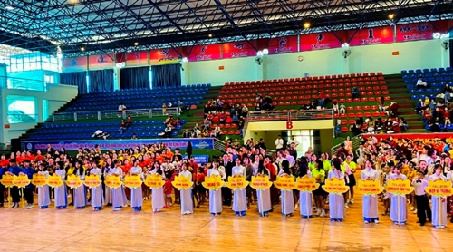 Trên 700 VĐV tham dự Giải Vô địch đồng diễn các vũ điệu thể thao tỉnh Quảng Ninh