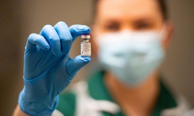Mỹ bắt đầu phân phối vaccine COVID-19
