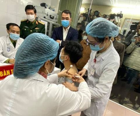 Chính thức tiêm thử nghiệm vaccine của Việt Nam phòng COVID-19