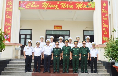 Thượng tướng Nguyễn Phương Nam thăm, chúc Tết các đơn vị trên địa bàn Quân khu 9