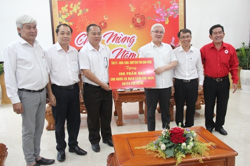 Lãnh đạo tỉnh Bình Phước thăm, chúc Tết Đảng bộ và đơn vị lực lượng vũ trang trên địa bàn