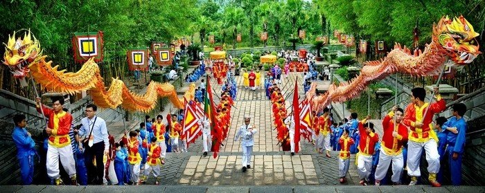Lễ hội đầu xuân ở Việt Nam là một nét đẹp văn hóa đặc trưng, kết hợp giữa cá tính dân tộc và nền văn hóa đa dạng.