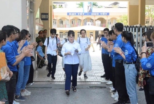 Học sinh thi vào lớp 10 ở Hà Nội đăng ký nguyện vọng theo nơi cư trú thực tế