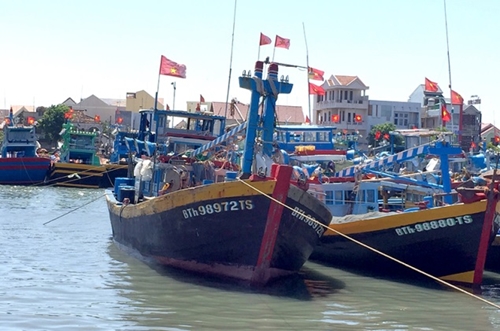 Chấn chỉnh hoạt động tàu cá, phương tiện thủy nội địa trên địa bàn tỉnh Bình Thuận