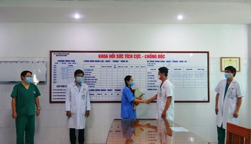Nữ điều dưỡng bệnh viện Đà Nẵng phản vệ sau tiêm văc-xin phòng COVID-19 đã được xuất viện