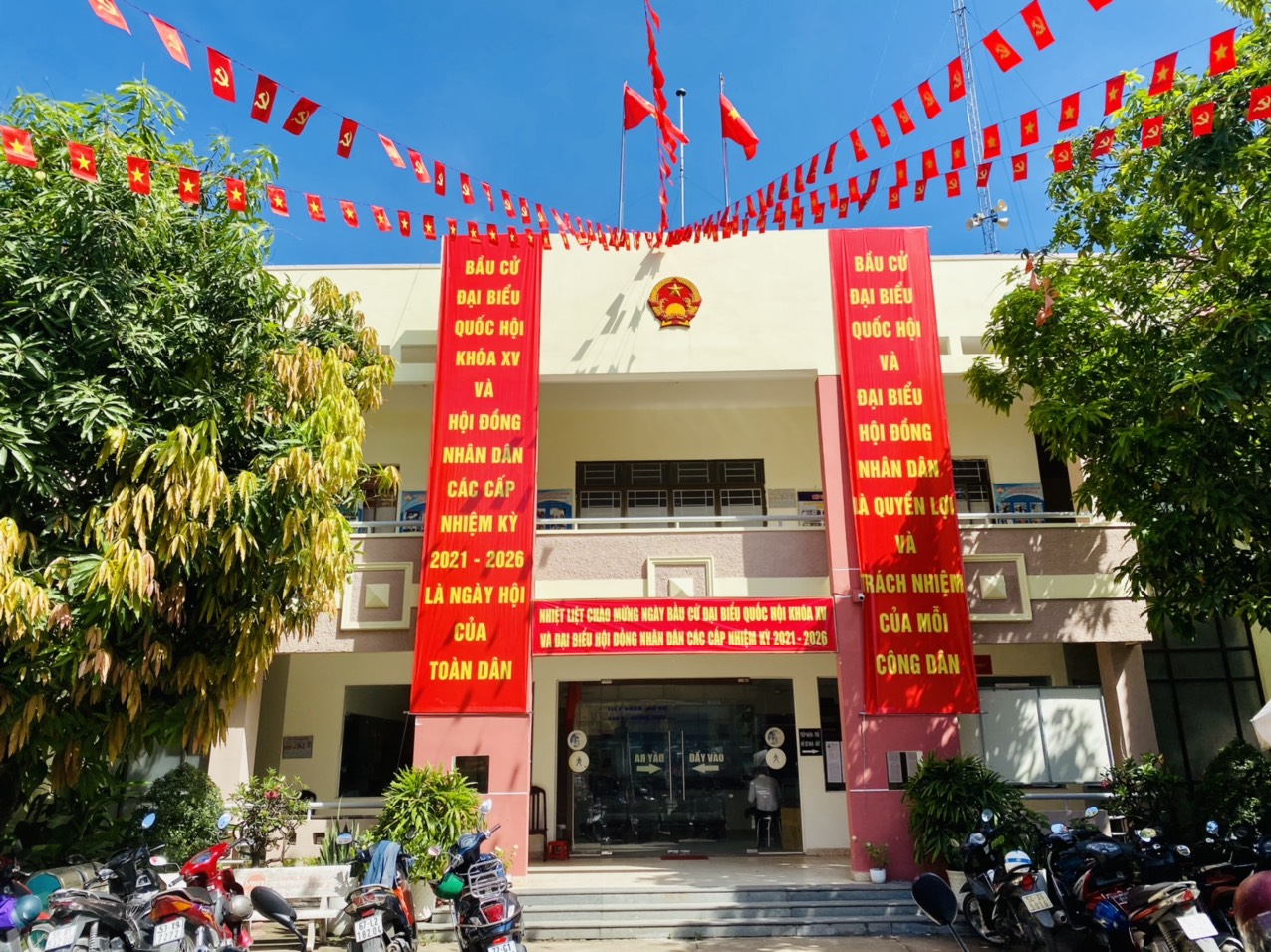 TP. Hồ Chí Minh rực rỡ cờ hoa chào đón ngày hội lớn