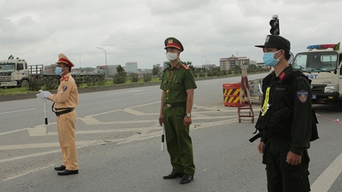 Bắc Giang tổ chức phân luồng giao thông phòng, chống COVID-19