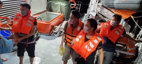 Cứu nạn kịp thời 9 thuyền viên gặp nạn tại vùng biển Hải Phòng