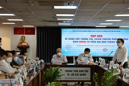 TP Hồ Chí Minh đề nghị người dân bình tĩnh, yên tâm thực hiện “5K + vaccine + thuốc uống