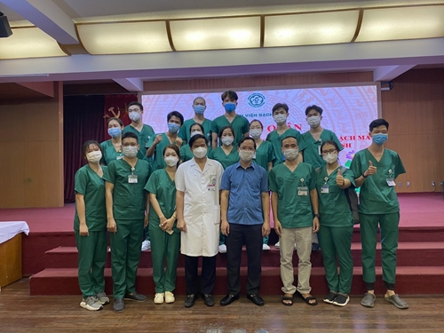 Thầy, trò trường Cao đẳng Y tế Bạch Mai lên đường chi viện TP Hồ Chí Minh