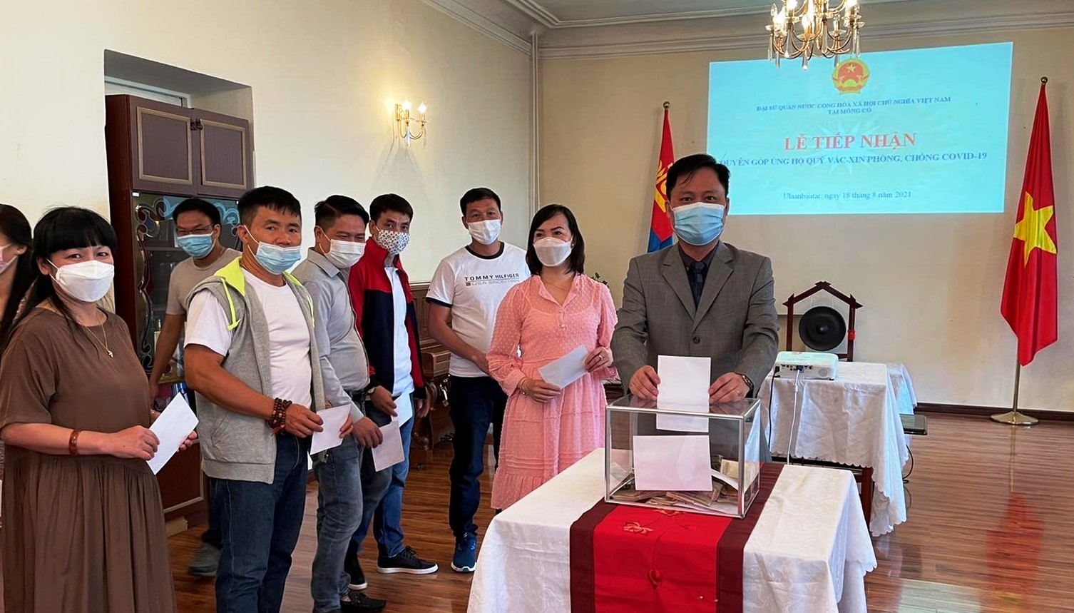 Người Việt tại Mông Cổ quyên góp ủng hộ Quỹ phòng, chống COVID-19