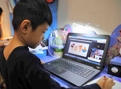Trẻ lớp 1 học online thế nào cho hiệu quả