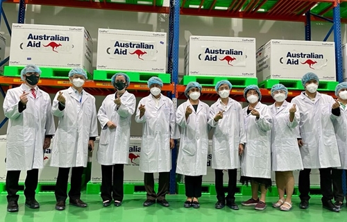 Lô vắc-xin đầu tiên từ Australia đã đến Việt Nam