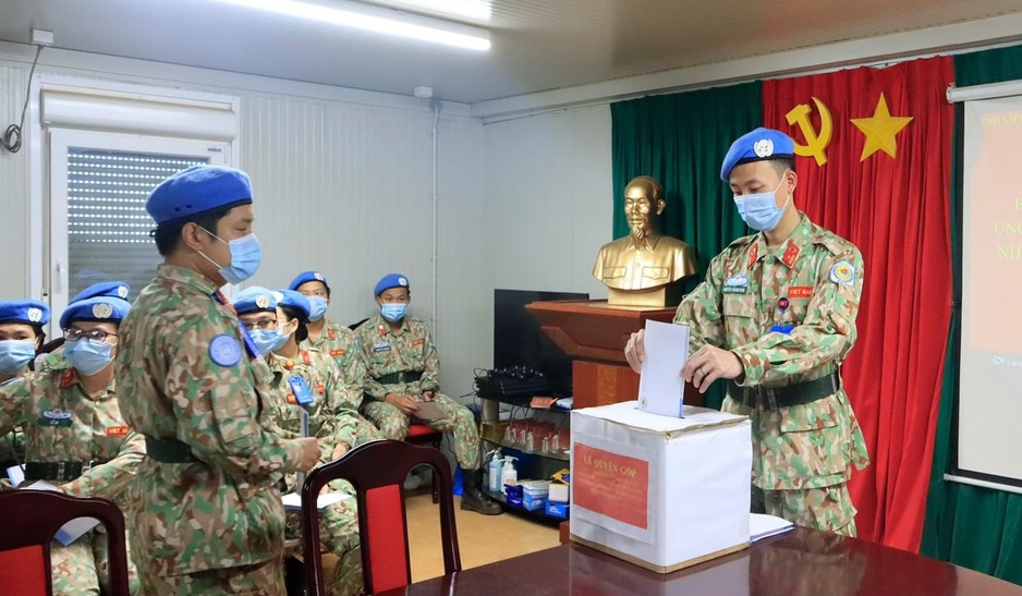 Quân nhân Việt Nam làm nhiệm vụ tại Nam Sudan gây Quỹ ủng hộ bệnh nhân nhiễm COVID-19 nặng