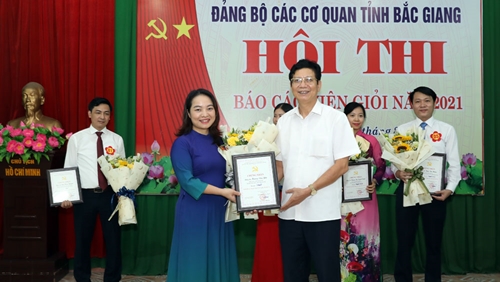 Bắc Giang Tổ chức hội thi báo cáo viên giỏi cấp huyện xong trước 25 9