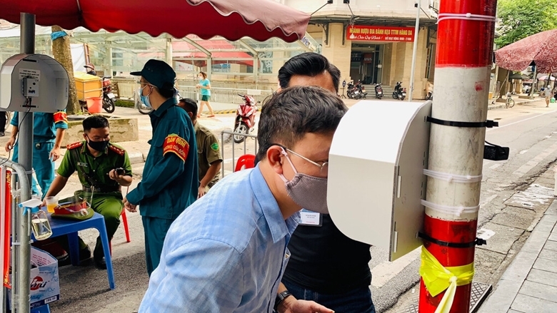 Nhà khoa học Việt Nam chế tạo mắt thông minh góp phần phòng, chống dịch  COVID-19