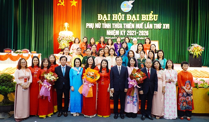 Phụ nữ Thừa Thiên Huế đóng góp tích cực vào quá trình phát triển kinh tế - xã hội
