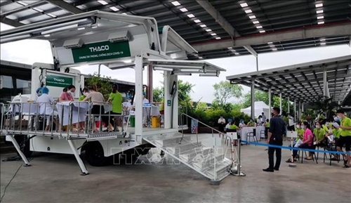 Phát huy hiệu quả tiêm vaccine phòng COVID-19 bằng xe lưu động tại Thái Bình