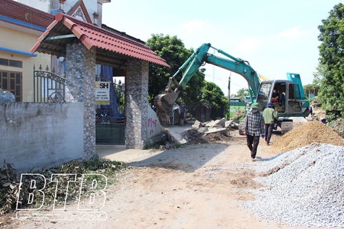 Nhân dân Thái Bình hiến đất làm đường tiết kiệm chục tỷ đồng cho ngân sách