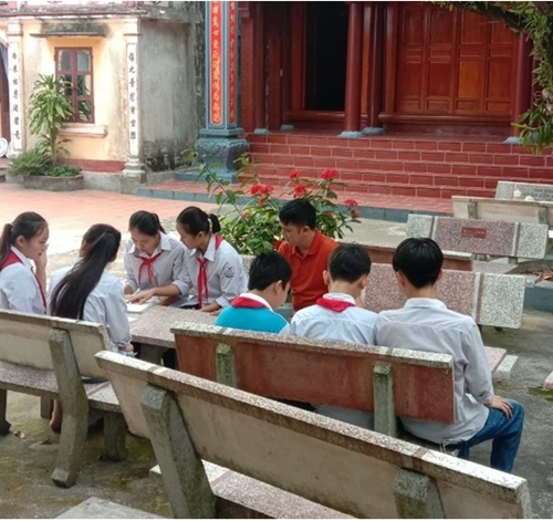 Thầy giáo Lương Xuân Thà với dự án nâng cao nhận thức cho học sinh phổ thông khi tham gia lễ hội
