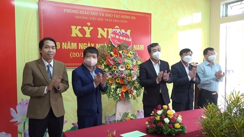 Bí thư Tỉnh ủy Thái Bình Ngô Đông Hải chúc mừng Ngày Nhà giáo Việt Nam 20 11 tại Hưng Hà