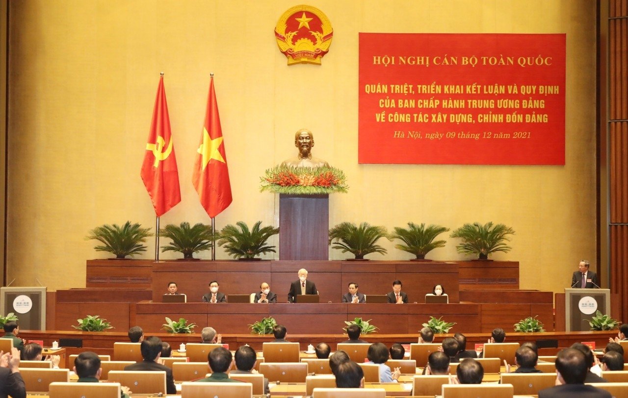 Năng lực cầm quyền của Đảng Cộng sản Việt Nam đã được tăng cường và củng cố, đẩy mạnh quá trình đổi mới, đất nước ngày càng phát triển mạnh mẽ. Hãy xem hình ảnh liên quan để cảm nhận rõ hơn về tầm quan trọng và định hướng phát triển của Đảng Cộng sản Việt Nam.