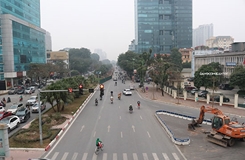 Hà Nội “Xén” dải phân cách, mở rộng đường Hoàng Quốc Việt
