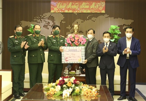 Lãnh đạo Tổng cục Công nghiệp Quốc phòng thăm, chúc Tết tại Hà Tĩnh