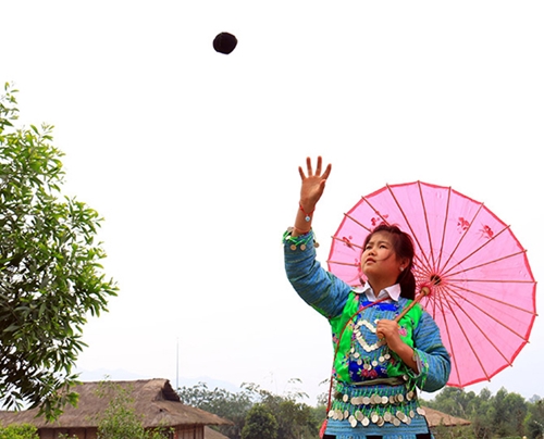 Văn hoá giao duyên của thanh niên H’Mông, Thái