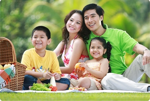 Hãy chào đón ngày Gia đình Việt Nam cùng đại gia đình của bạn! Hãy tận hưởng những khoảnh khắc đáng nhớ với những người thân yêu của bạn! Để liên kết gia đình, hãy tham gia vào những hoạt động và sự kiện được tổ chức trong ngày này.