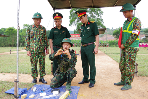 Quân khu 4 tổ chức tập huấn, bồi dưỡng cán bộ trong kiểm tra “3 tiếng nổ”