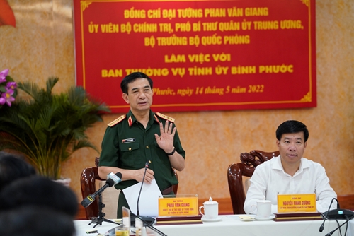 Đại tướng Phan Văn Giang làm việc với Ban Thường vụ Tỉnh ủy Bình Phước